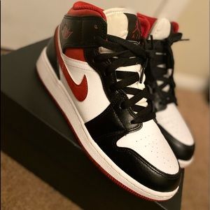 Air Jordan 1 Mid (GS)